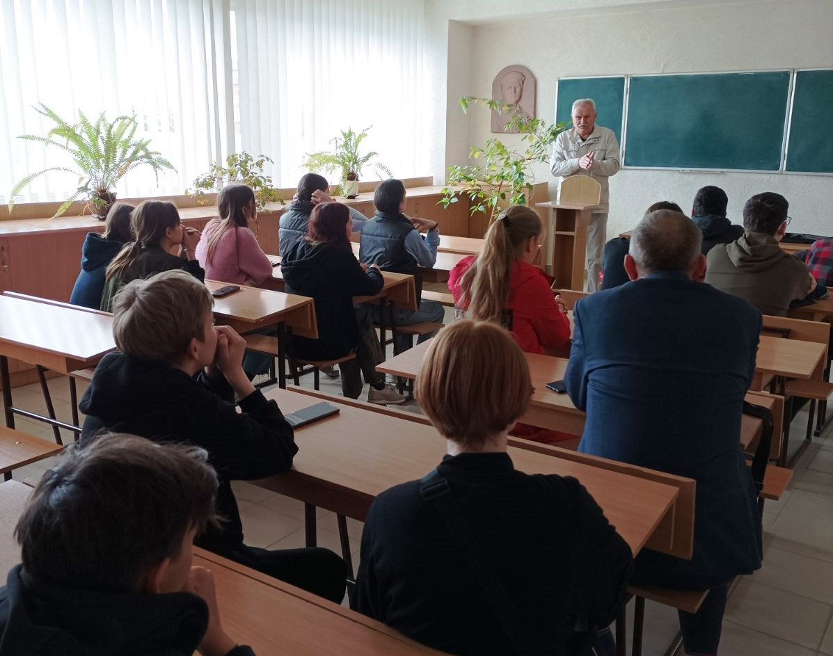 Проф. Л.П.Царик розказує про екологічні дослідження